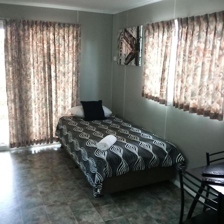 Bushchooks Travellers Village Bororen Quarto foto