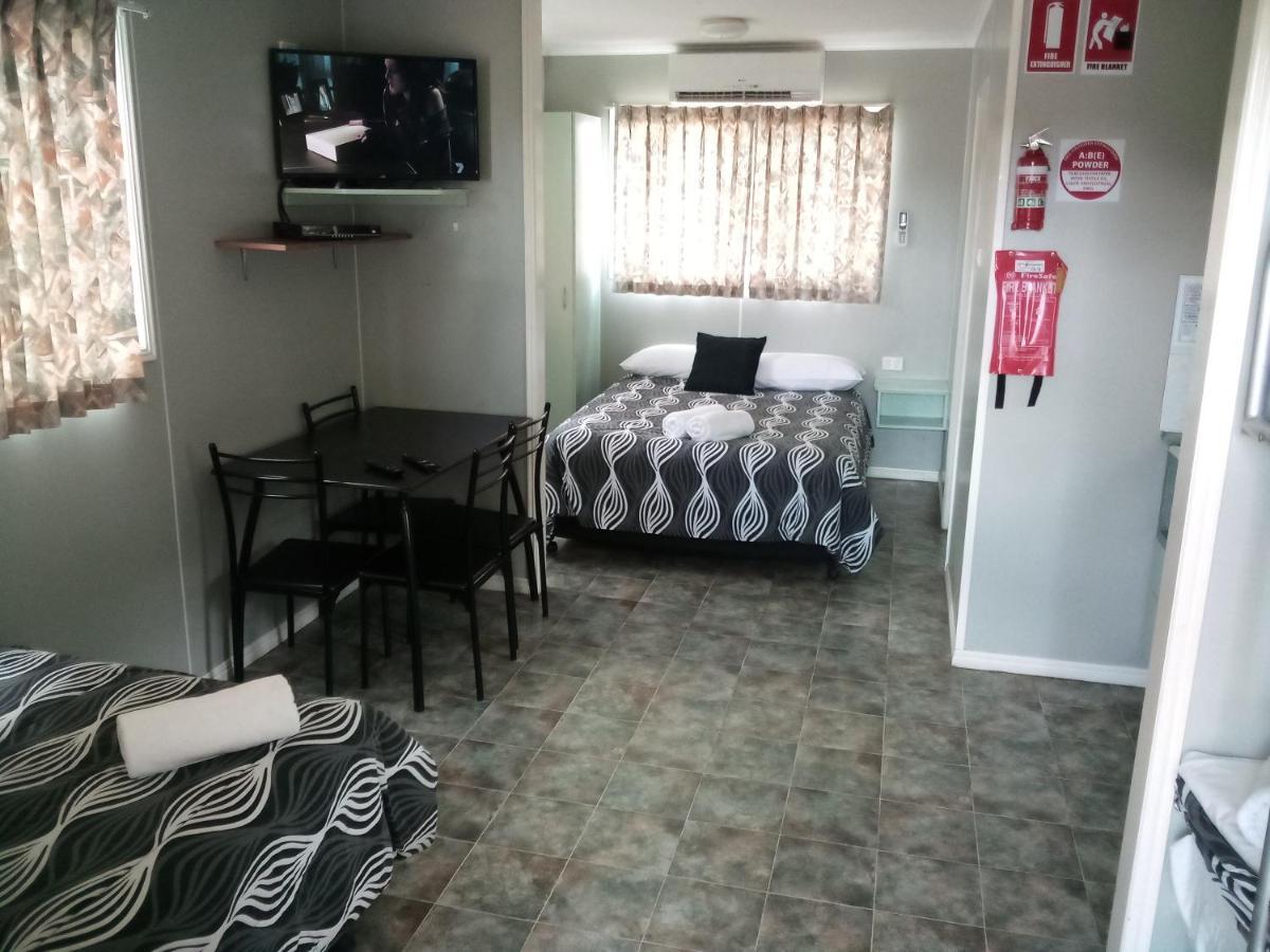 Bushchooks Travellers Village Bororen Quarto foto