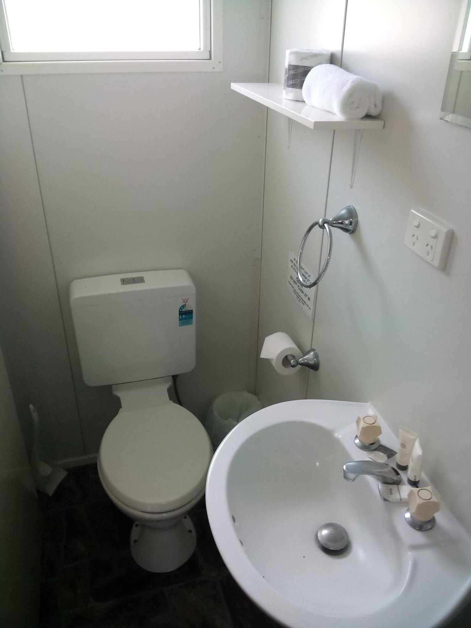 Bushchooks Travellers Village Bororen Quarto foto