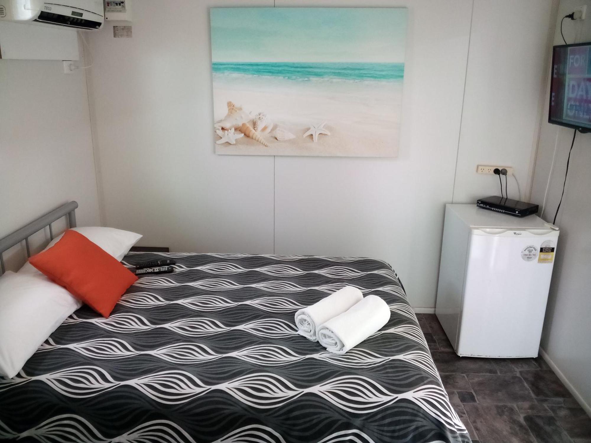 Bushchooks Travellers Village Bororen Quarto foto
